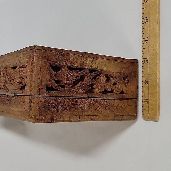 Vintage Mid-Century Carved Wooden Hinged Tissue Box Holder - Picture 9 of 13